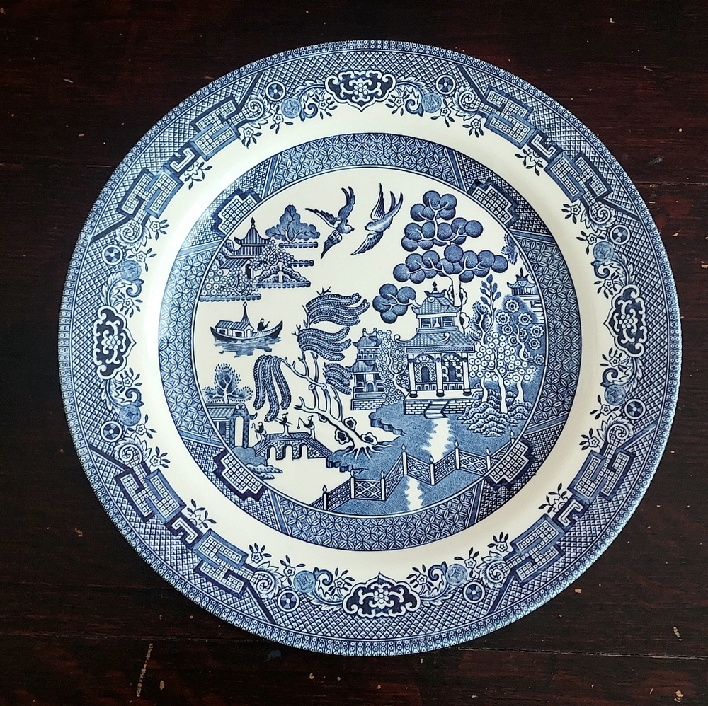 Blue Willow Churchill China England Vintage Blue and White Dinner Plate Set